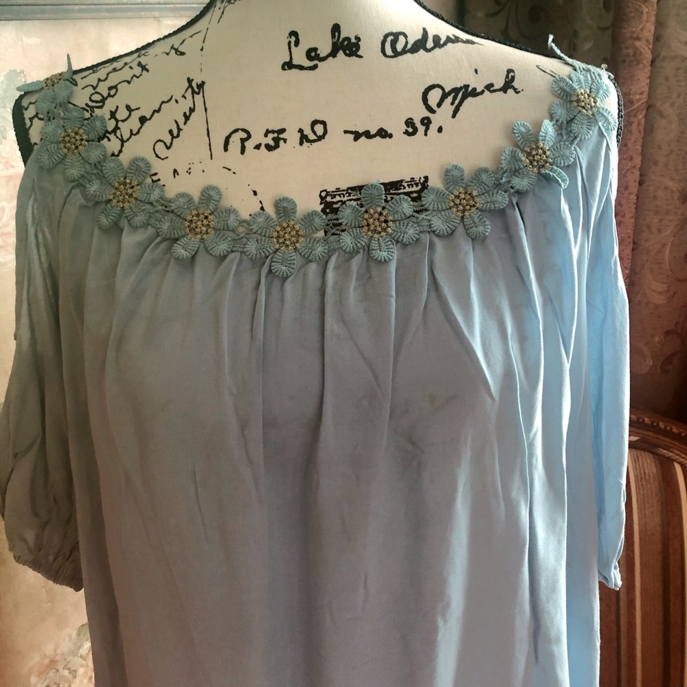 🖤🖤COLD SHOULDER EMBROIDERED BOHO TOP NWT - Picture 3 of 6